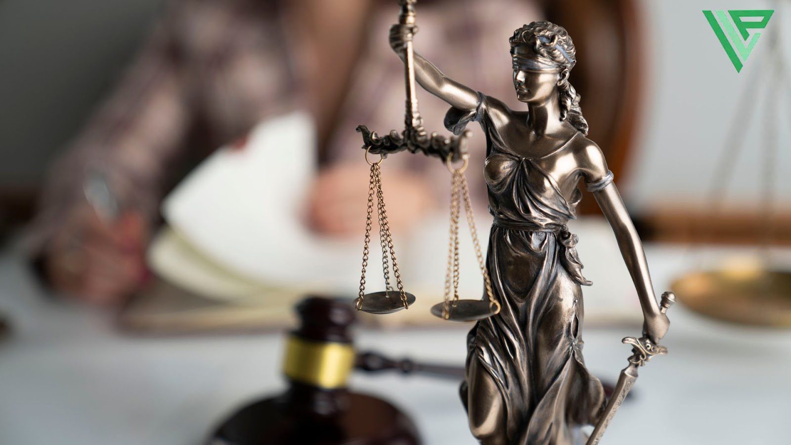 Which Legal Path Is Best for Your Case: Settlement or Trial? statue of lady liberty